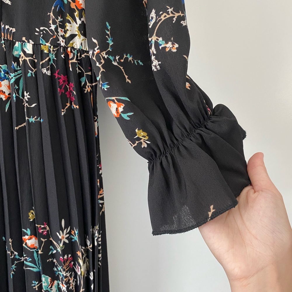 Shein Pleated Floral Dress - Picture 3 of 4